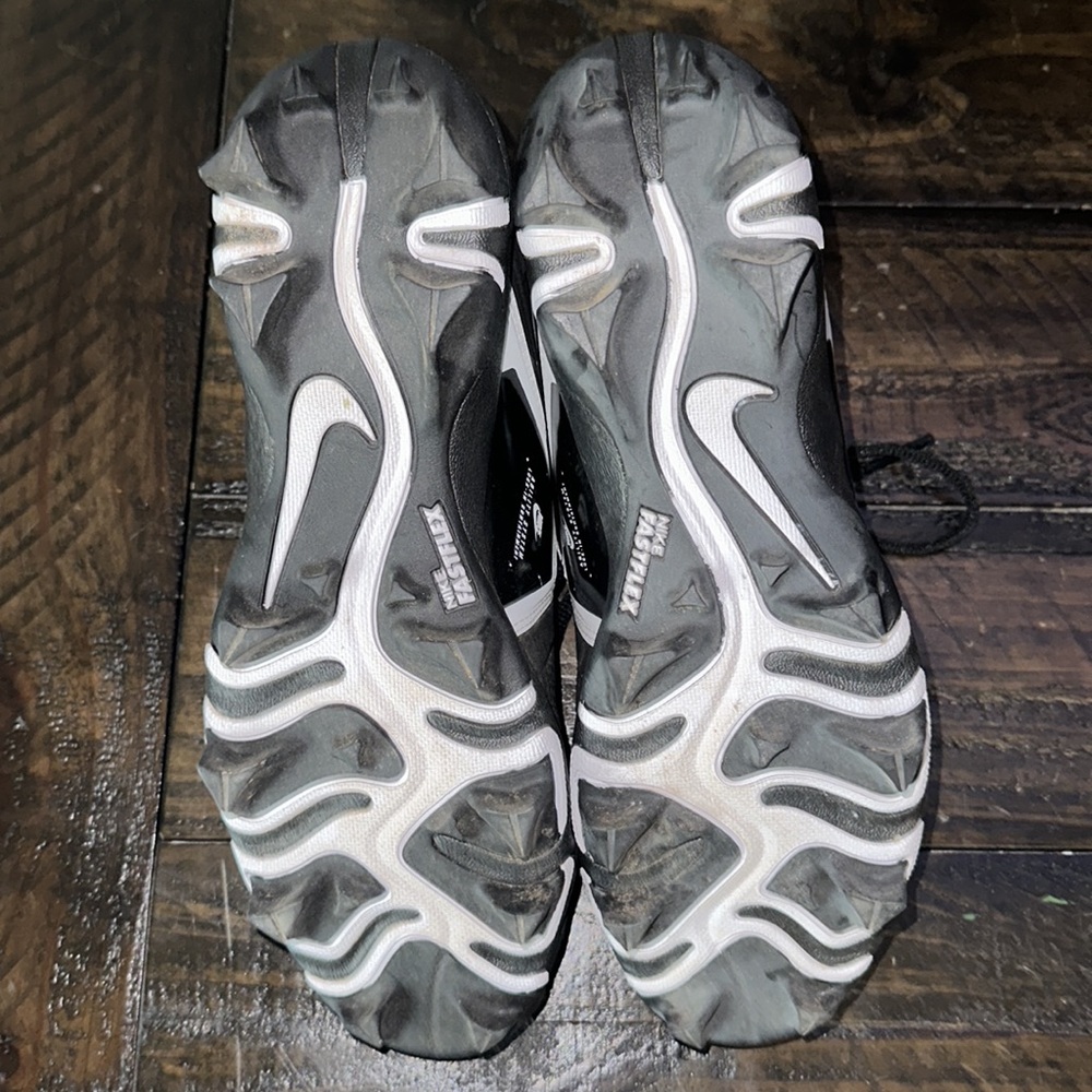 Nike Kids' Alpha Menace 3 Shark Mid Football Cleats - Picture 8 of 9